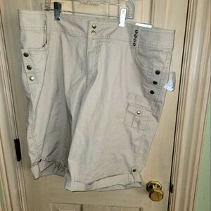 NWT Fashion Bug Khaki Shorts with cuffs pockets Womens Plus sz 18W Y2K